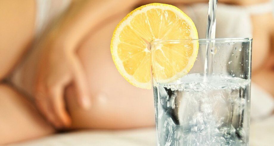 zasady picia wody z cytryną